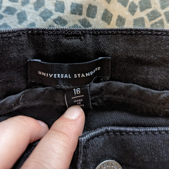 Universal Standard - Picture 3 of 4